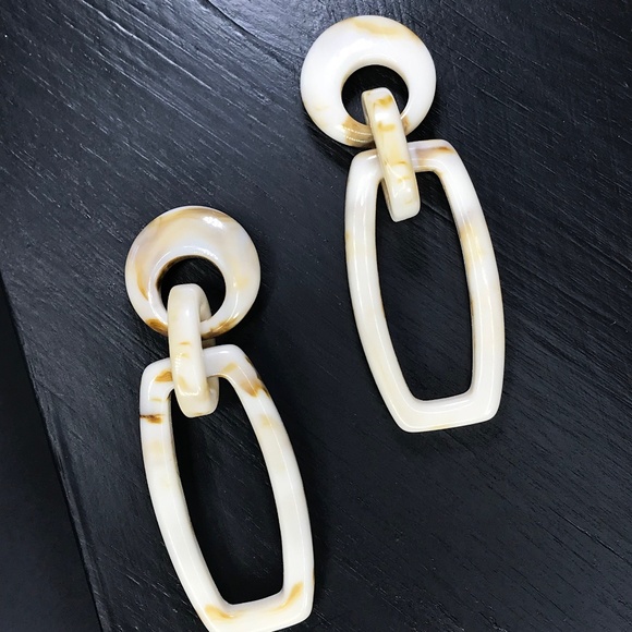 CLOSET REHAB Jewelry - 🆑 Link Drops in Off-White